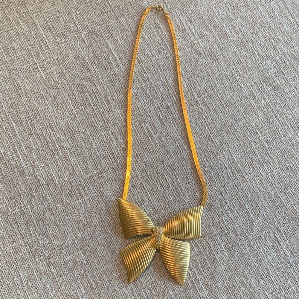 EUC PARK LANE Large Gold-Tone Bow Spring Festival Statement Pendant Necklace